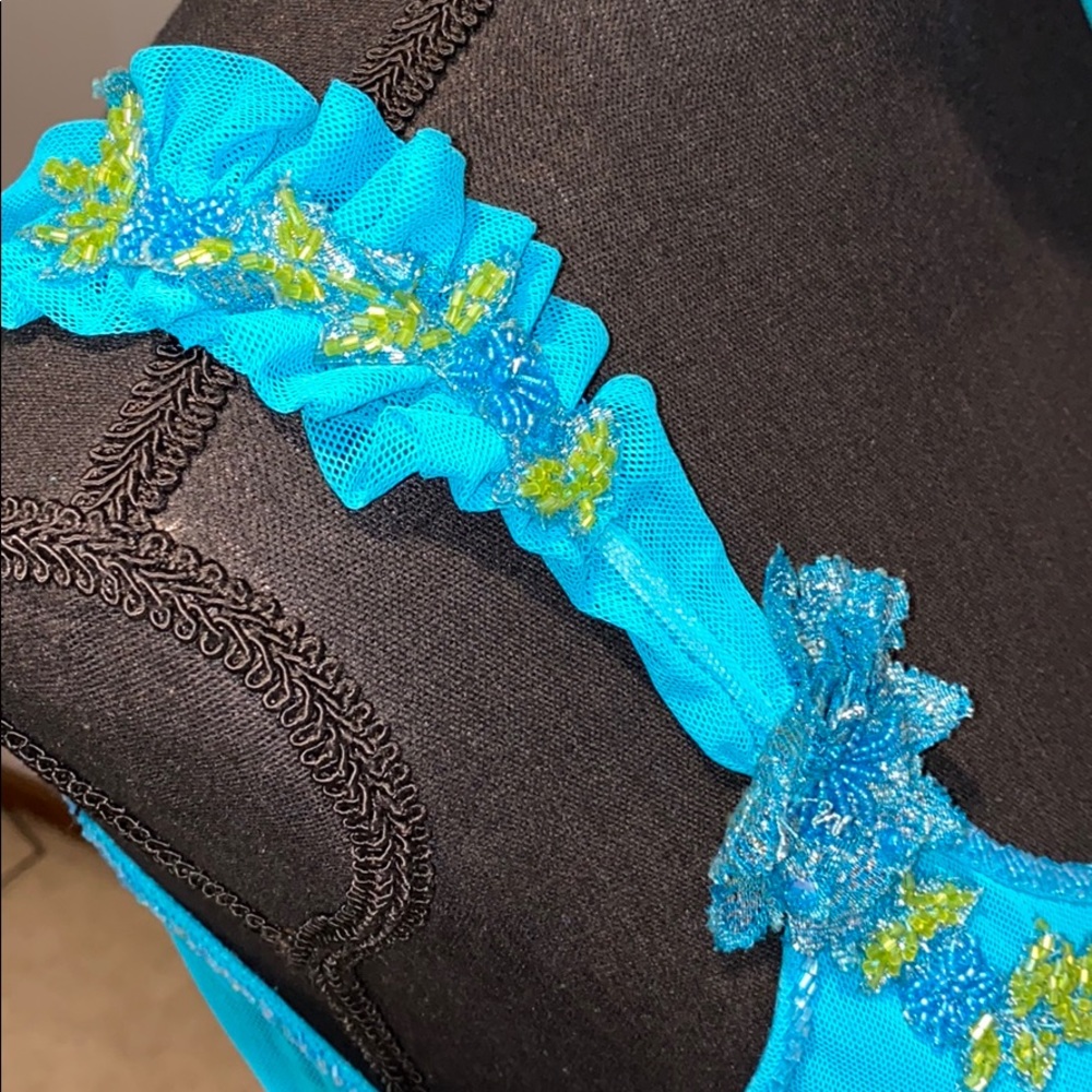 Evening dress with beads - Picture 7 of 16